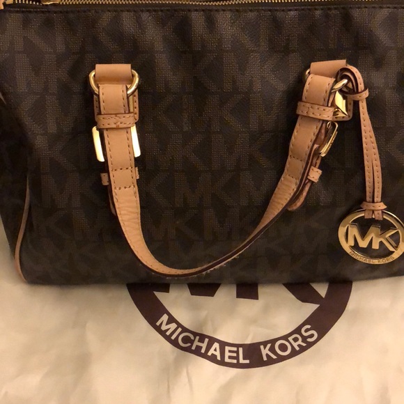 COPY - Michael Kors bowling handbag - Picture 1 of 7